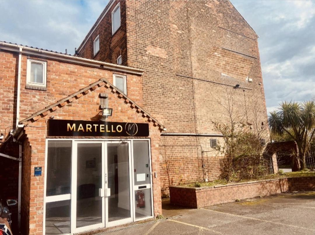 Апартаменти The Martello - Free Secure Carpark Кінгстон-апон-Галл Екстер'єр фото
